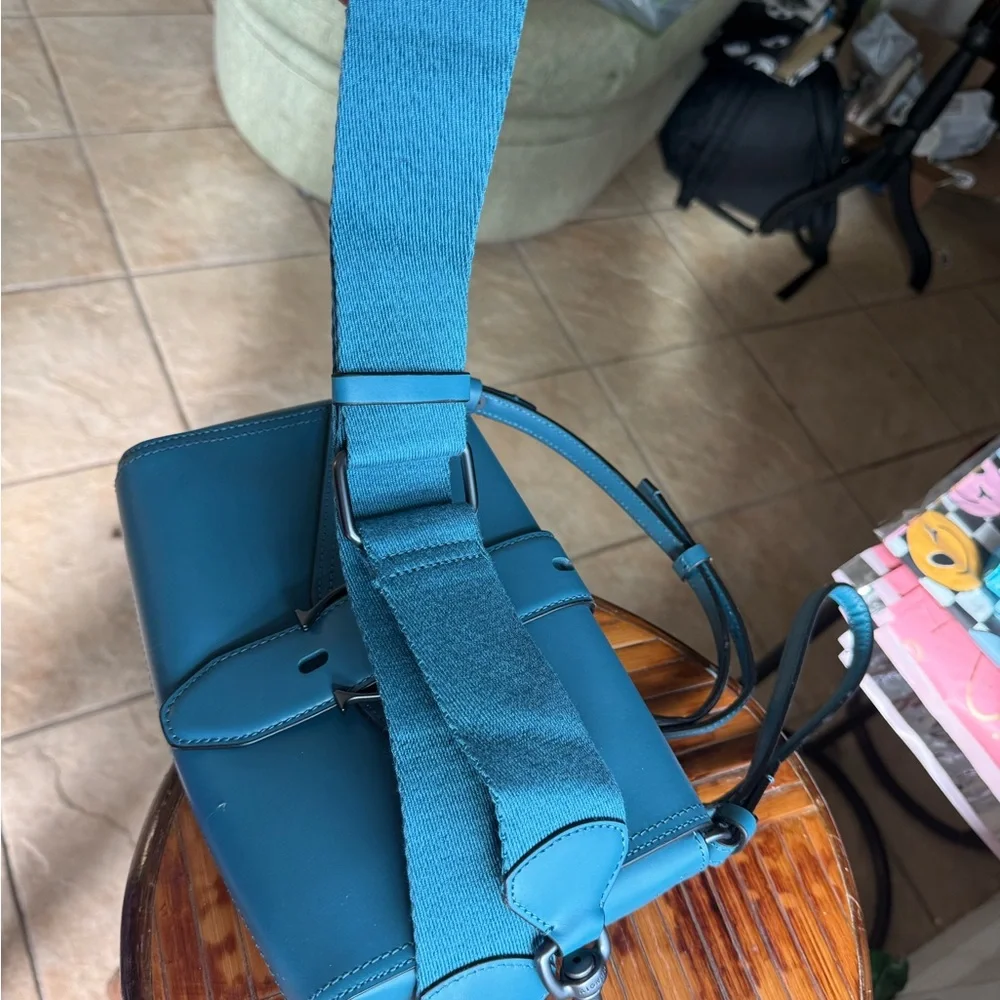 Etienne Aigner Teal Crossbody Bag - Picture 4 of 7